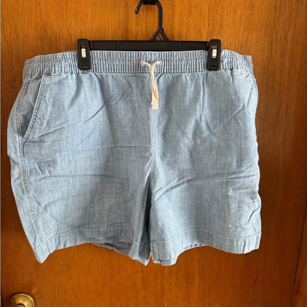 L.L. Bean Favorite Fit Shorts in Blue